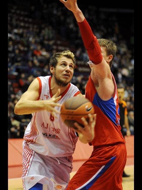 Eurolega: AJ Milano - Cska Mosca 71-65. Jaaber su tutti