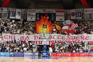 Serie A1, Varese risorge nel derby con Cantù