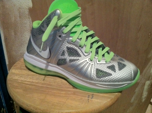 Nike LeBron 8 P.S Electric Green, le nuove scarpe del prescelto