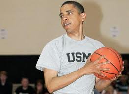 Usa, Obama finanzia la campagna elettorale con il basket (12 dicembre)