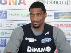 Dinamo Sassari, James White firma con l'Olympiakos