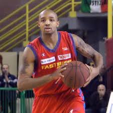 Junior Casale, Ricky Hickman rescinde il contratto