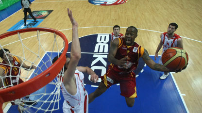 Europei Lituania 2011, avanti Russia e Macedonia. Protagonisti gli uomini della Montepaschi Siena