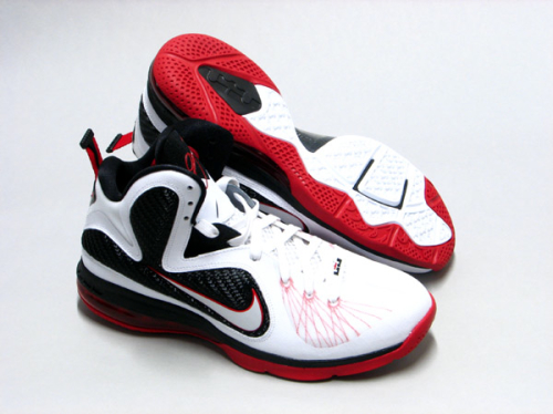 Nike LeBron 9 Miami nei negozi dal 4 novembre