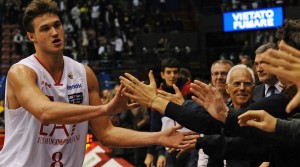 Gallinari saluta Milano: "E' un arrivederci". I tifosi "Buon viaggio, orgoglio biancorosso"