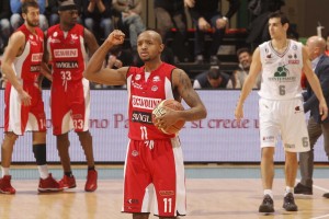 Basket A1 Pesaro-Biella 78-72, Coleman tiene testa a Hickman 