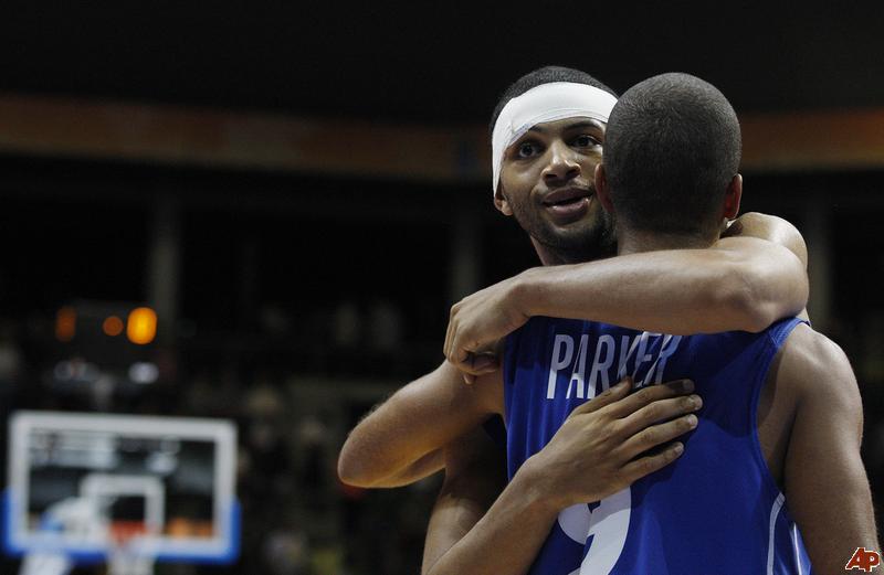 Parker e Batum show, notte francese nella NBA