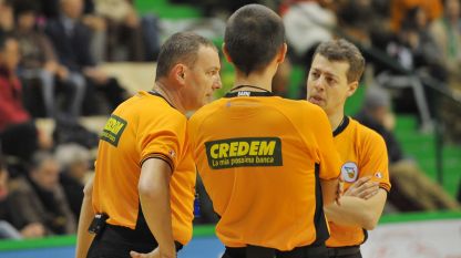 Serie A 2012 sospesi 15 arbitri dopo la protesta del week end