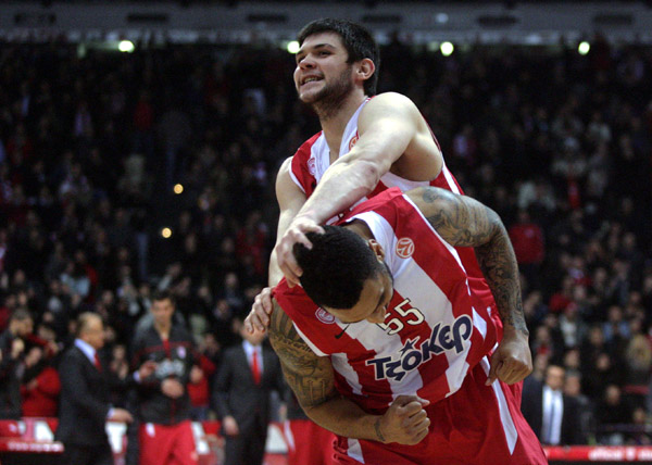 Eurolega gara 4 Olympiacos-Siena 76-69 