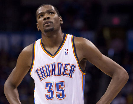 Super-Durant mette la firma a Chicago, Clippers-show