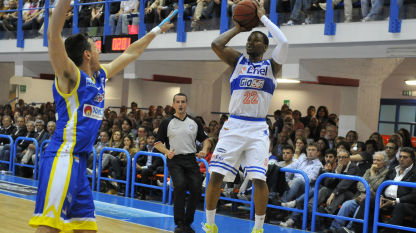 Legadue 2012 gara-1 playoff vincono Brindisi e Barcellona