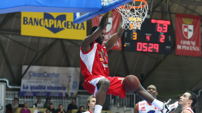 Legadue 2012 semifinale playoff Pistoia pareggia la serie con Scafati