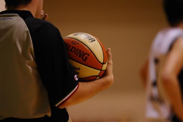 Questione arbitrale, il  “tappo” del basket