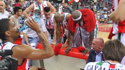 Serie A1 play-off semifinali gara-3 Scavolini Siviglia Pesaro-EA7 Olimpia Milano 85-77