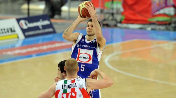 Torna Langford, se ne va Micov, Siena si muove