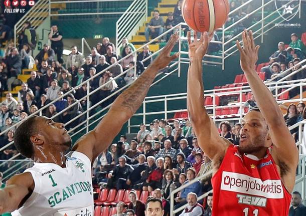 Basket, Serie A: Trento suona la sesta, colpaccio di Varese ad Avellino