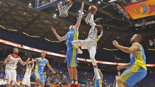 Europei basket: Germania batte Ucraina 75-63