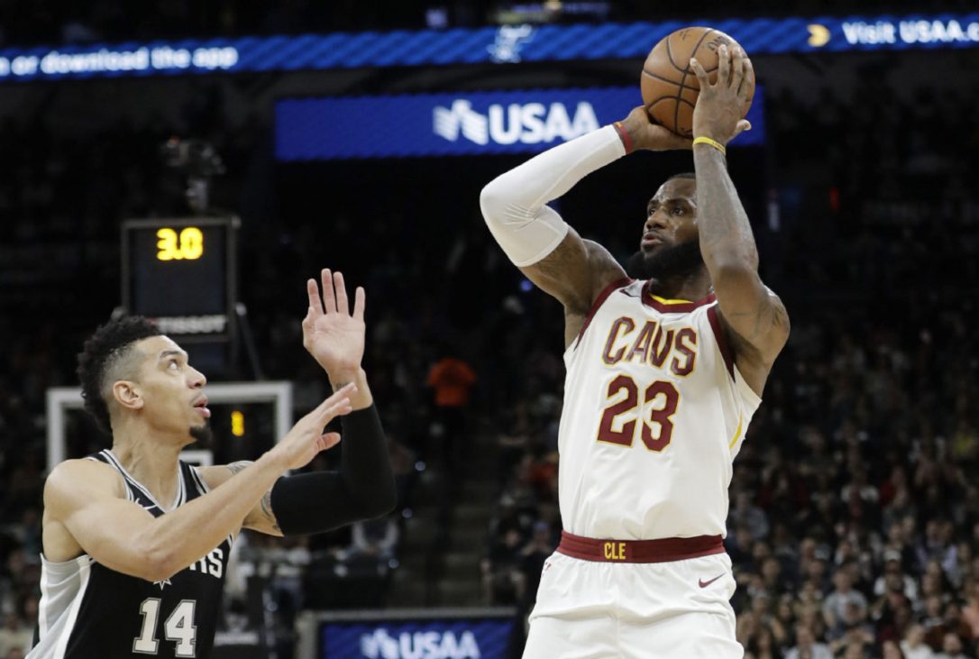 LeBron James da record: 30 mila punti, 8 mila rimbalzi e 8 mila assist!