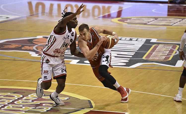 Coppa Italia A2: notte magica per Tortona, asfaltata Ravenna 89-57